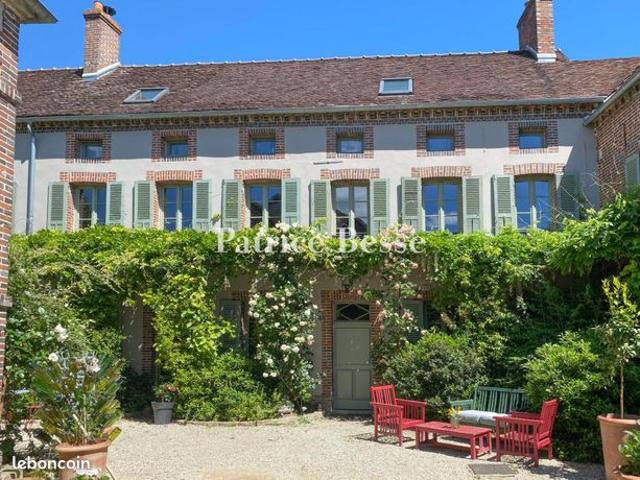 Maison 13 pièces 250 m²