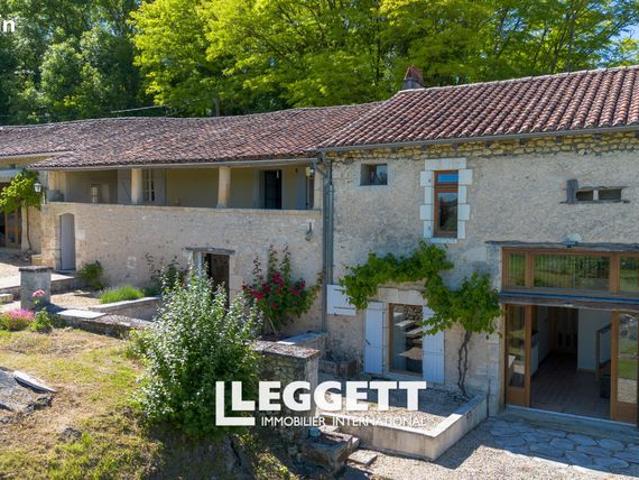 Maison 13 pièces 251 m²