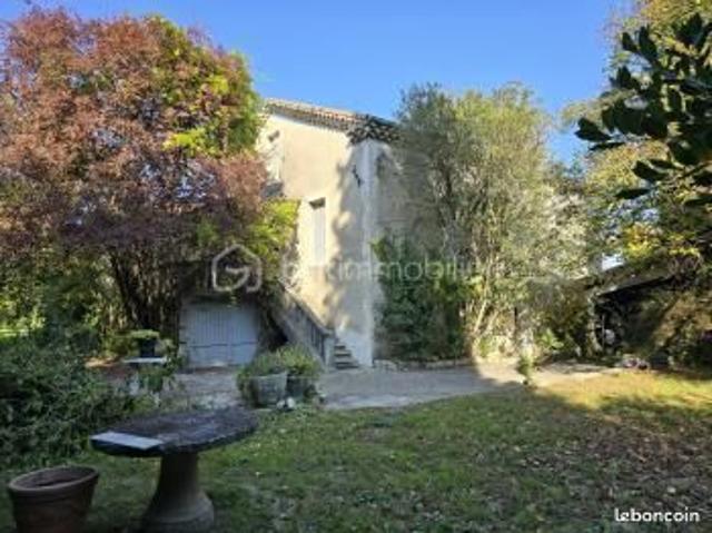 Maison 13 pièces 254 m²