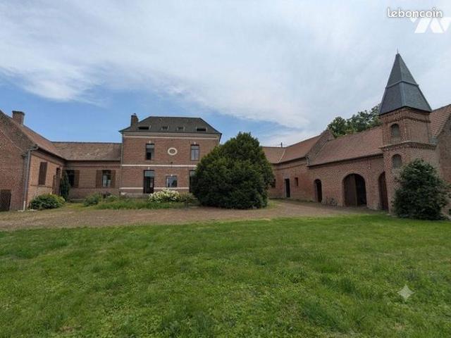 Maison 13 pièces 270 m²