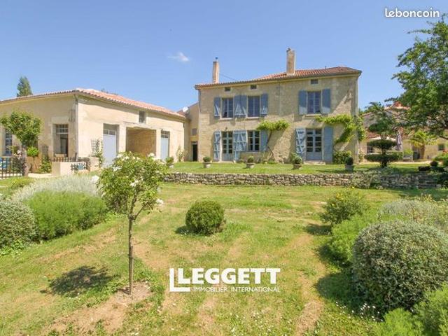 Maison 13 pièces 274 m²