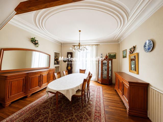 Maison 13 pièces 275 m²