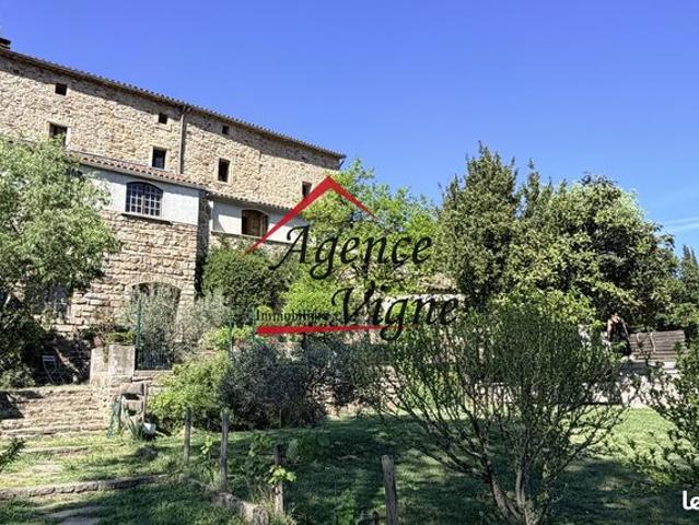 Maison 13 pièces 278 m²