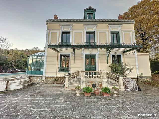 Maison 13 pièces 278 m²