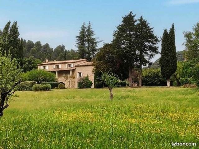 Maison 13 pièces 280 m²