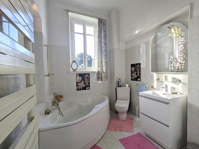 Maison 13 pièces 284 m²