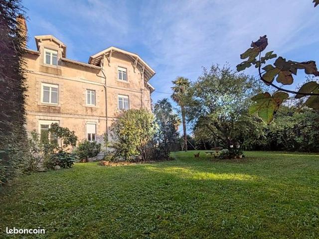 Maison 13 pièces 284 m²