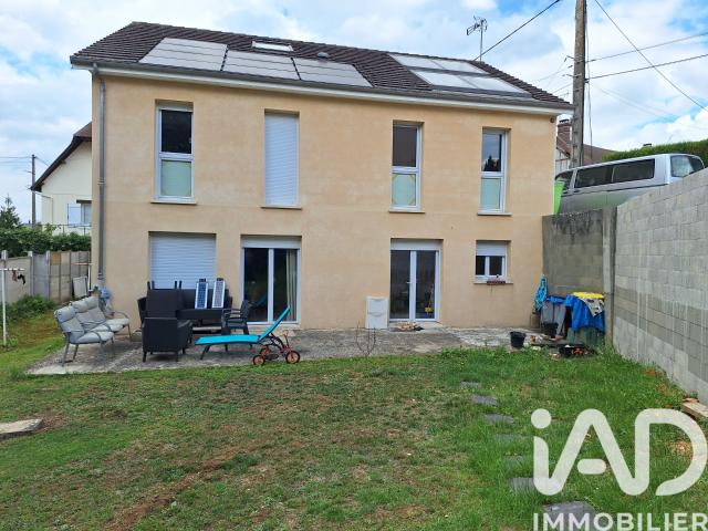 Maison 13 pièces 289 m²