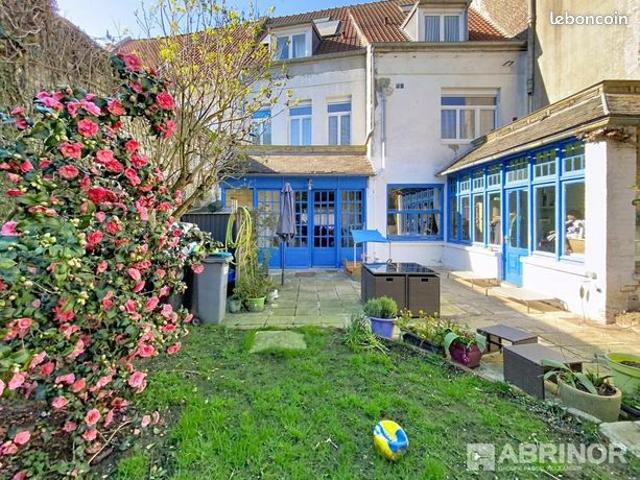 Maison 13 pièces 298 m²