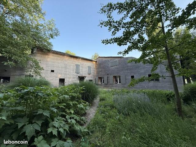Maison 13 pièces 200 m²