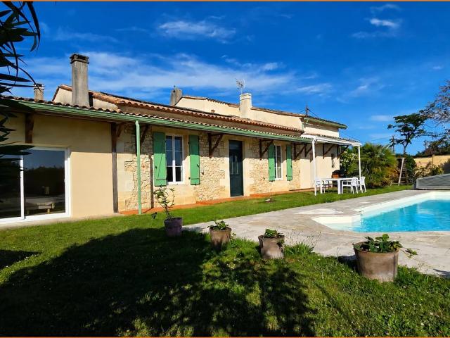 Maison 13 pièces 208 m²