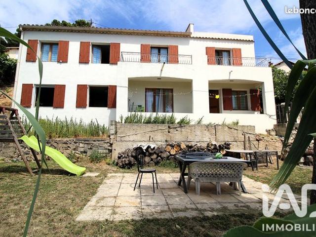 Maison 13 pièces 217 m²