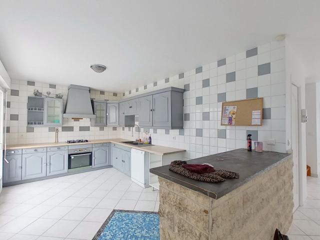 Maison 13 pièces 215 m²