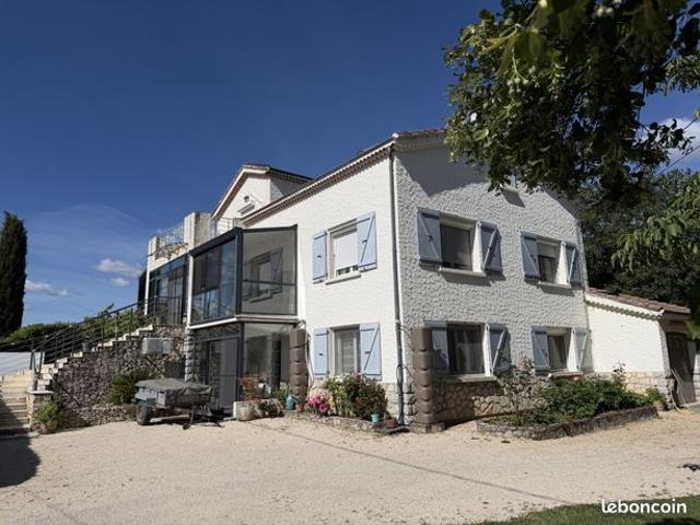 Maison 13 pièces 227 m²