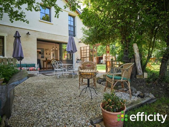 Maison 13 pièces 266 m²