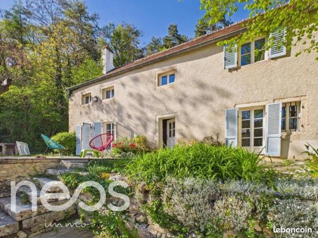 Maison 13 pièces 235 m²