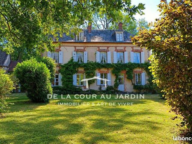 Maison 13 pièces 238 m²
