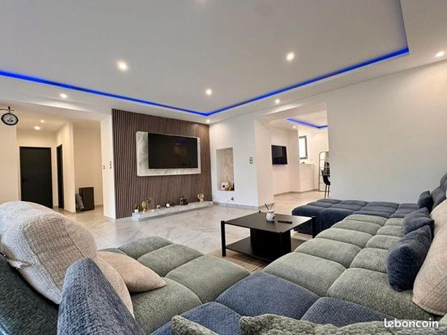 Maison 13 pièces 341 m²