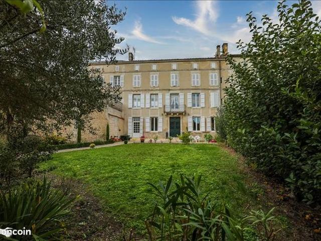 Maison 13 pièces 345 m²