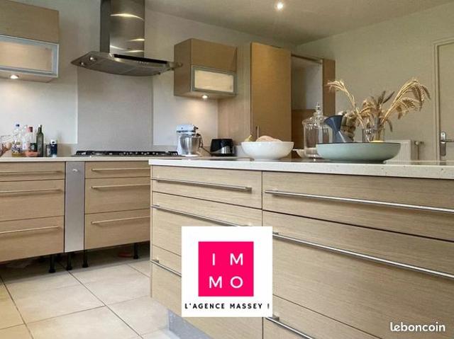 Maison 13 pièces 356 m²