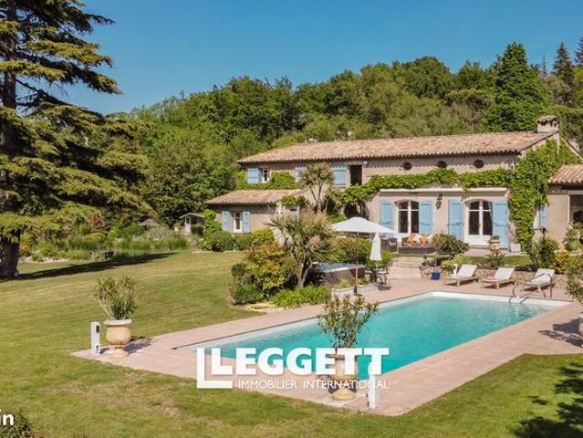 Maison 13 pièces 363 m²