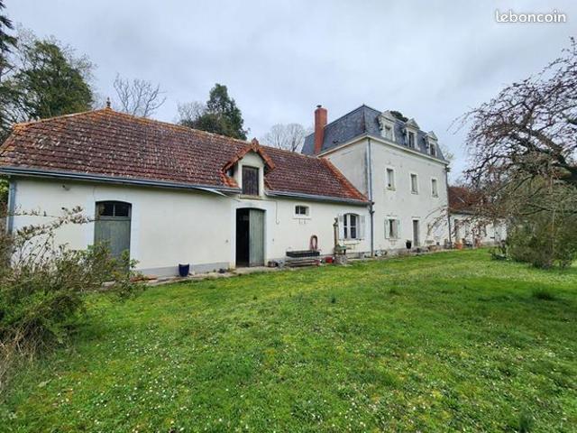 Maison 13 pièces 360 m²