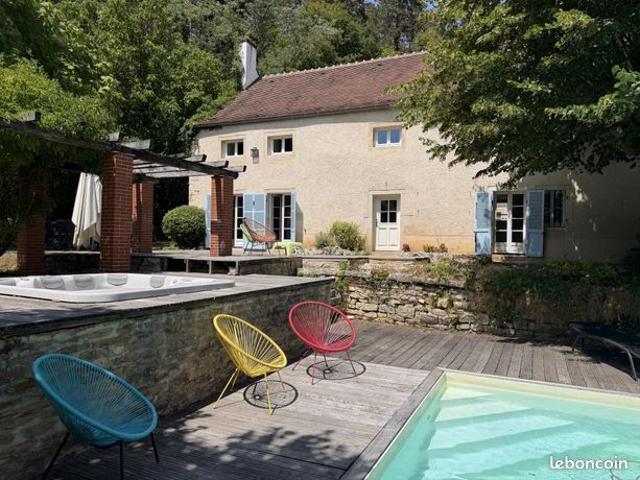 Maison 13 pièces 360 m²
