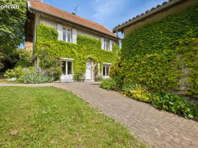 Maison 13 pièces 361 m²