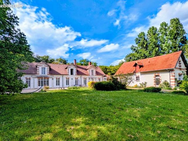 Maison 13 pièces 361 m²