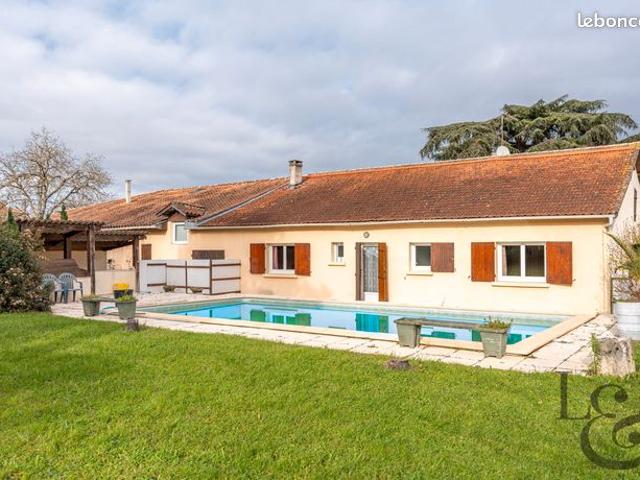 Maison 13 pièces 365 m²