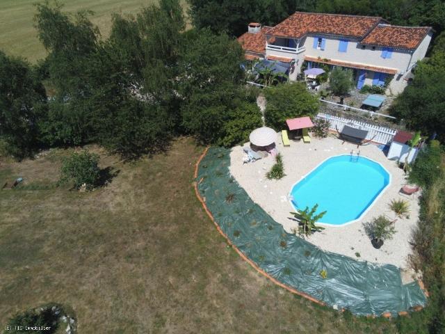 Maison 11 pièces 370 m²