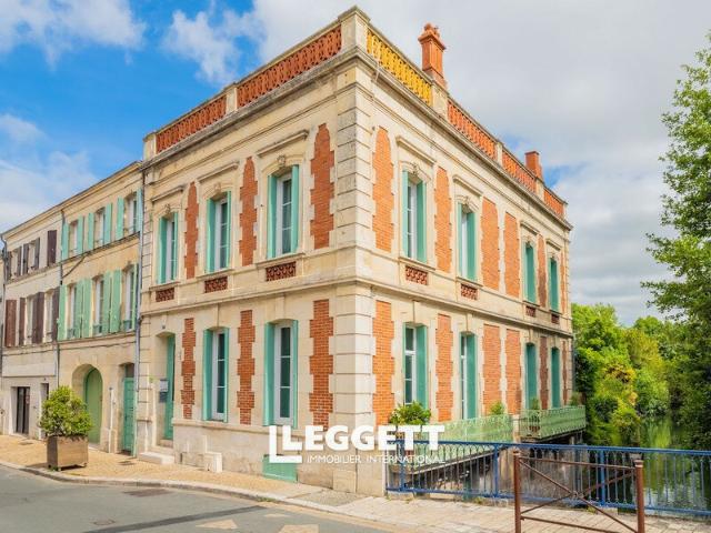 Maison 13 pièces 370 m²