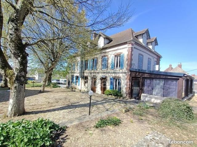 Maison 13 pièces 370 m²