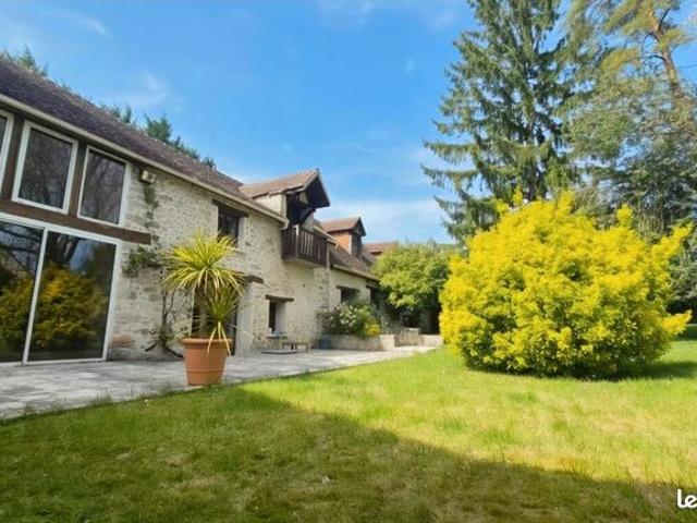 Maison 13 pièces 371 m²
