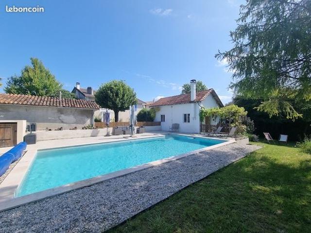 Maison 13 pièces 372 m²