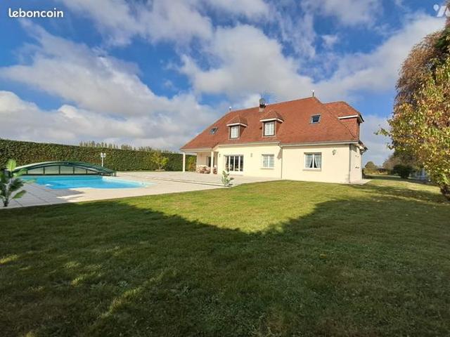 Maison 13 pièces 375 m²