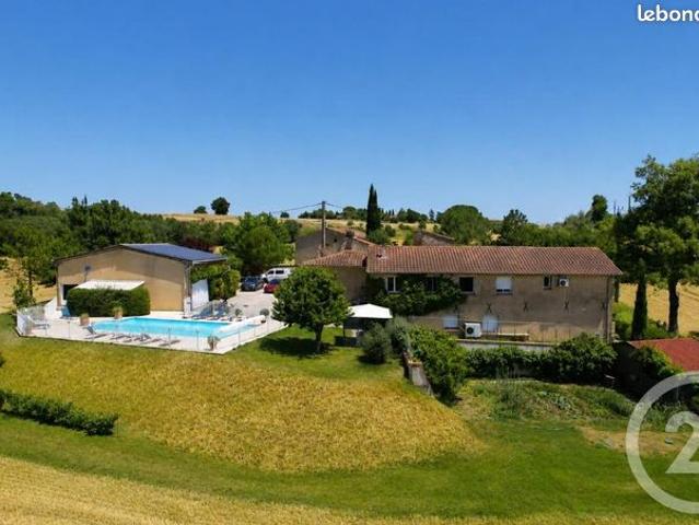 Maison 13 pièces 376 m²
