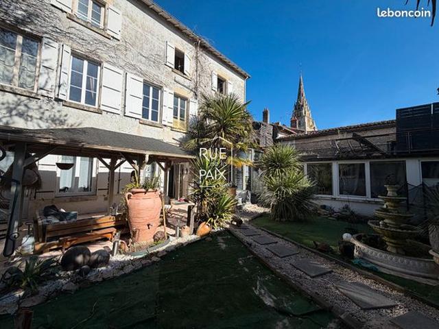 Maison 13 pièces 376 m²