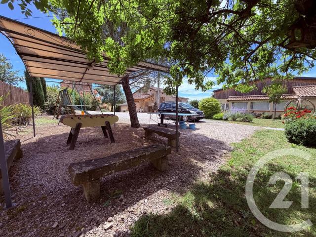 Maison 13 pièces 376 m²