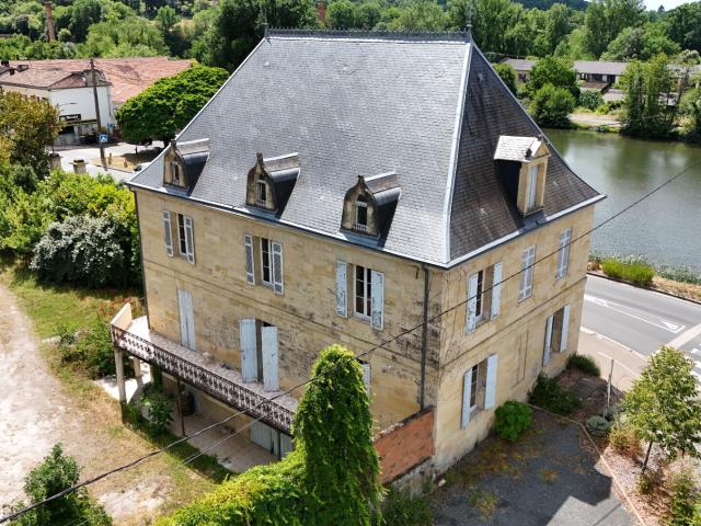 Maison 13 pièces 385 m²