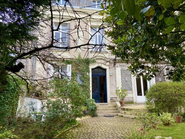 Maison 13 pièces 390 m²