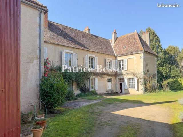 Maison 13 pièces 396 m²