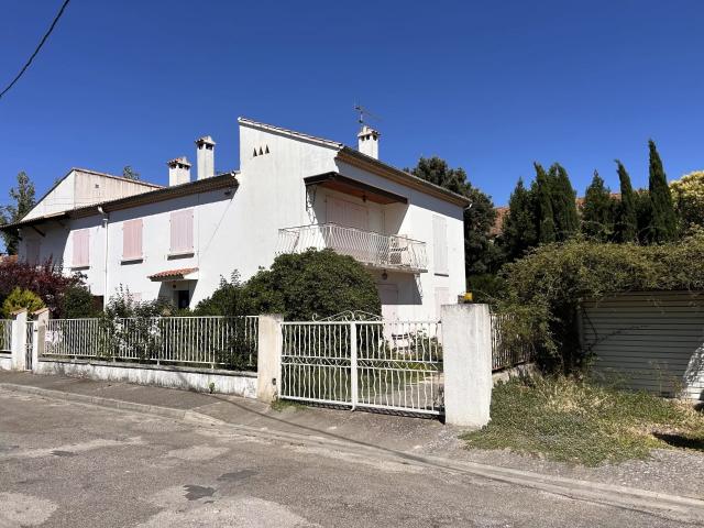 Maison 13 pièces 300 m²