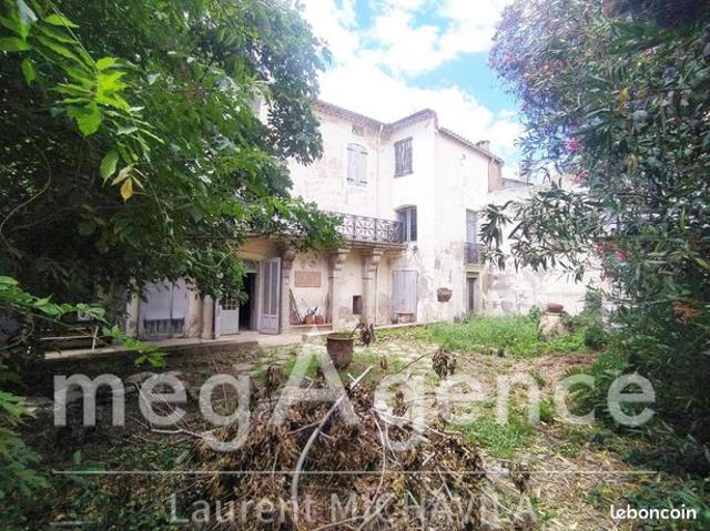Maison 13 pièces 300 m²