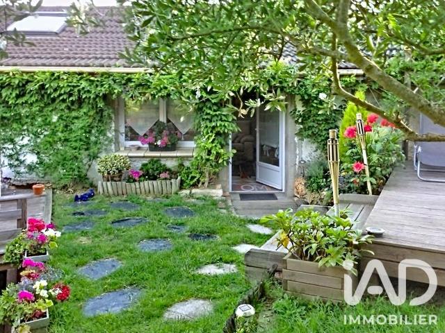 Maison 13 pièces 300 m²