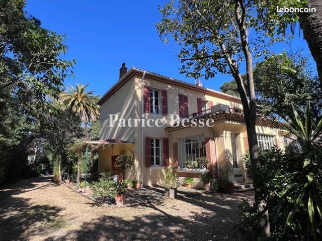 Maison 13 pièces 300 m²