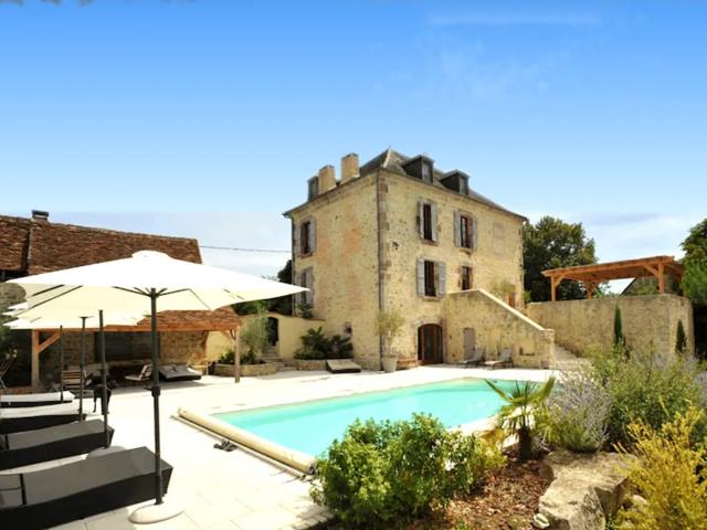 Maison 13 pièces 301 m²