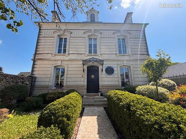 Maison 13 pièces 301 m²