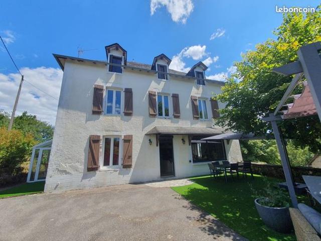 Maison 13 pièces 305 m²