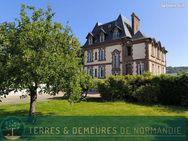 Maison 13 pièces 310 m²